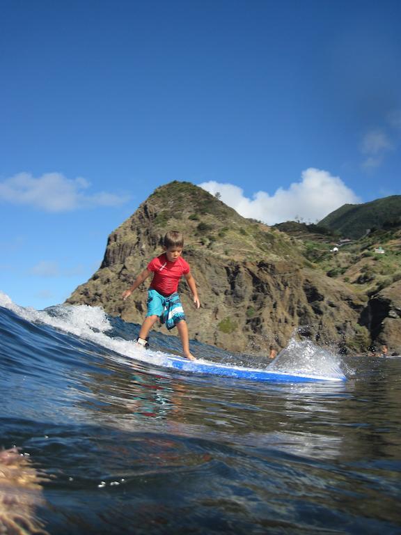 Madeira Surf Camp Hostel Porto Da Cruz Bagian luar foto